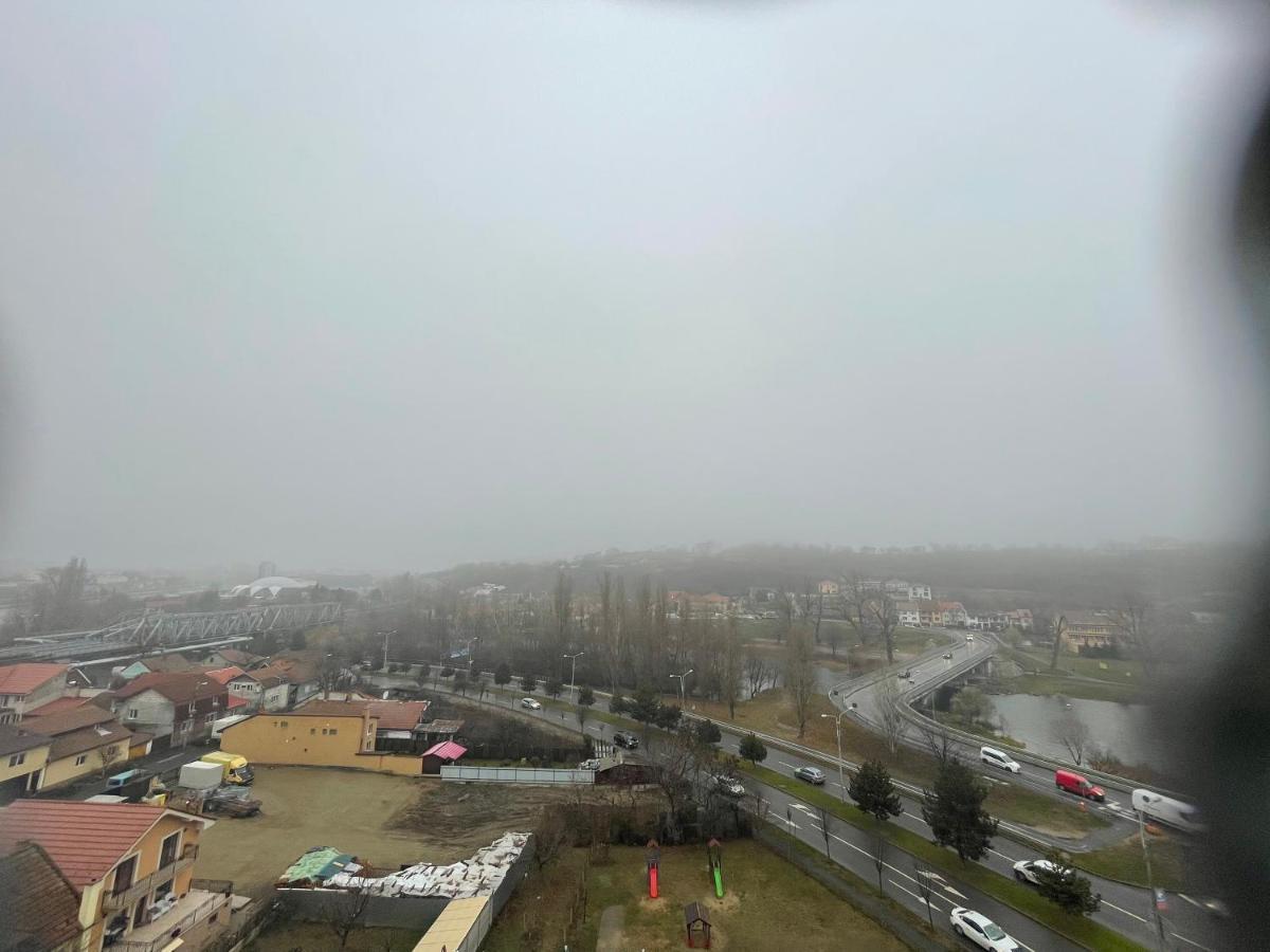 Lovely 3 Bedrooms Apartament Oradea Exterior foto