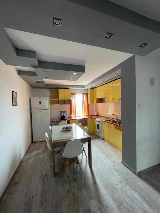 Lovely 3 Bedrooms Apartament Oradea Exterior foto
